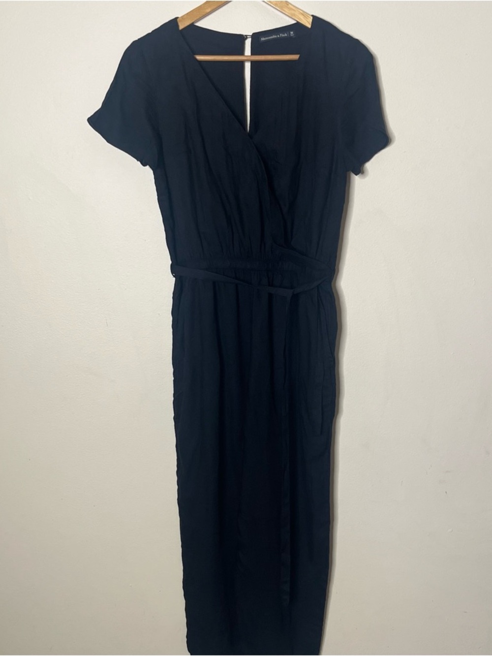 Banana Republic Women’s Black V~Neck Belted Straight Leg Jumpsuit‎ Sz M
